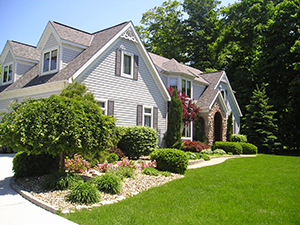Landscapers and Lawncare Services in Iowa Falls, IA